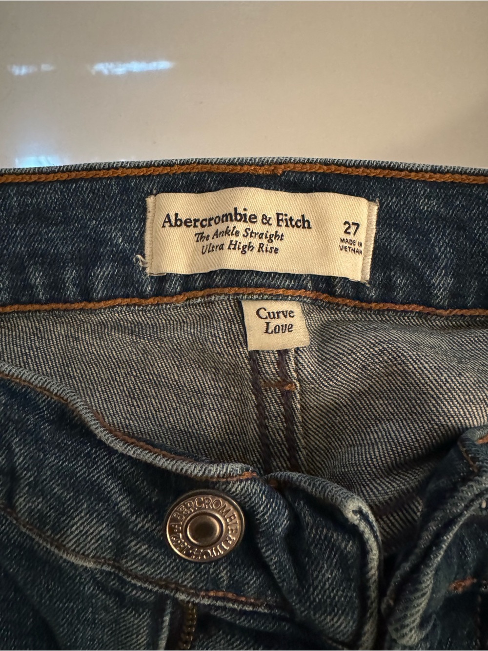 Abercrombie & Fitch Ultra High Rise Ankle Straight Jeans - Blue